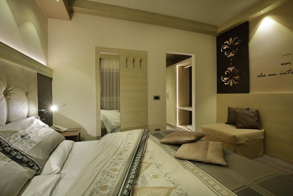 Hotel Azola กานาเซย์ ภายนอก รูปภาพ