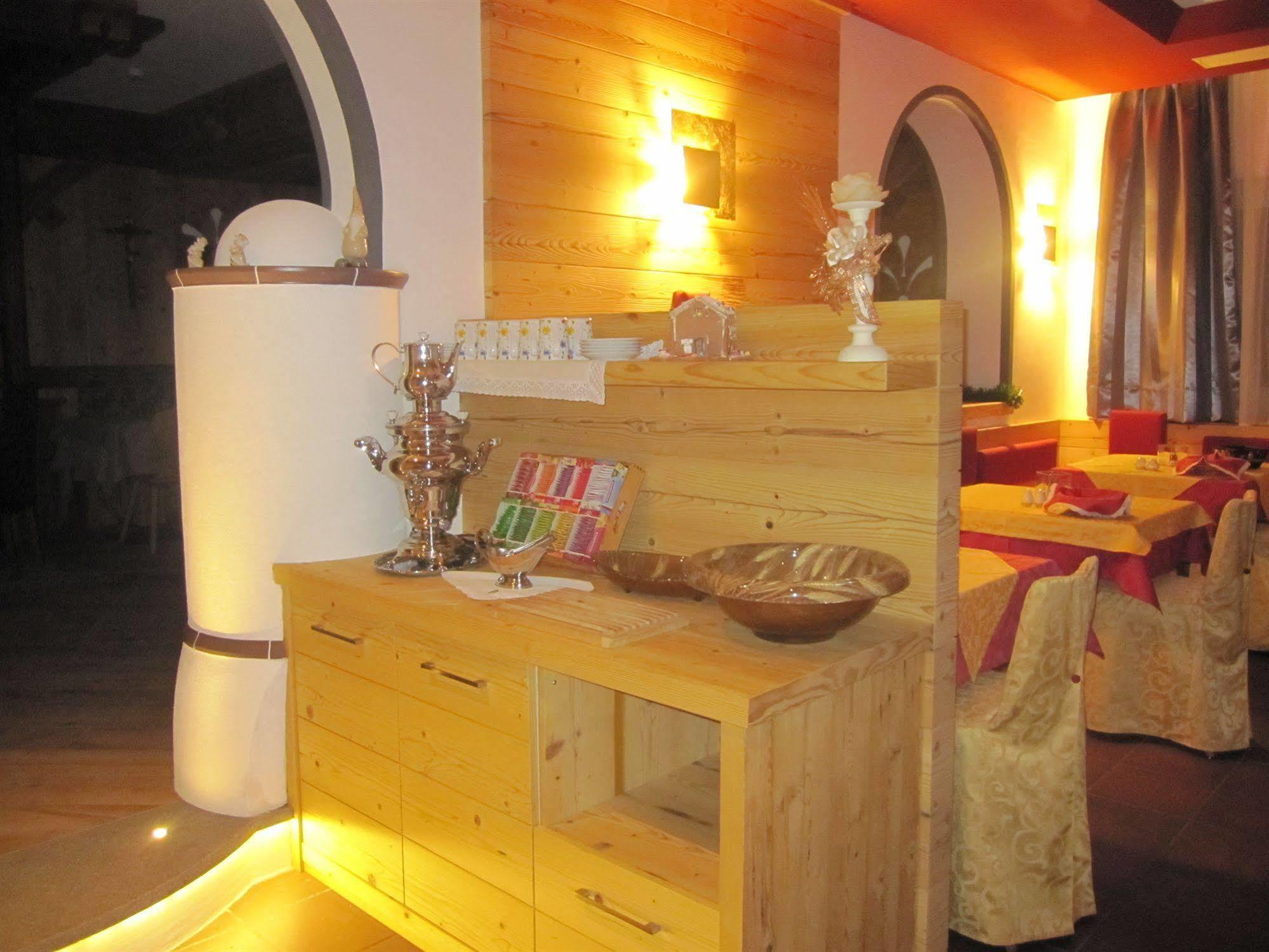Hotel Azola กานาเซย์ ภายนอก รูปภาพ